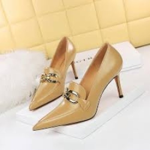 Sophie Stride Classic Pumps
