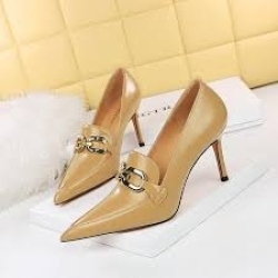 Sophie Stride Classic Pumps